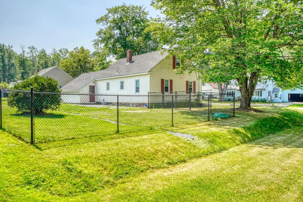 8 Beck Street Winslow ME 04901