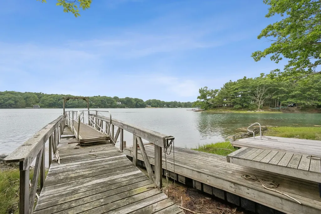 24 Moose Alley Harpswell ME 04079