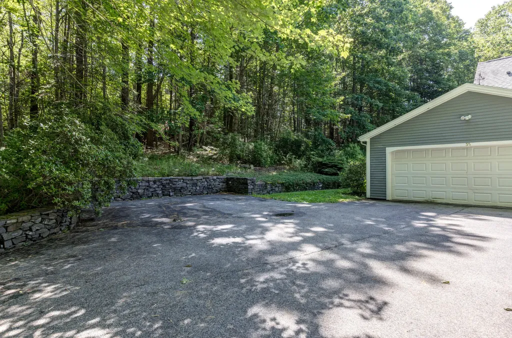 35 Schooner Ridge Road Cumberland ME 04110