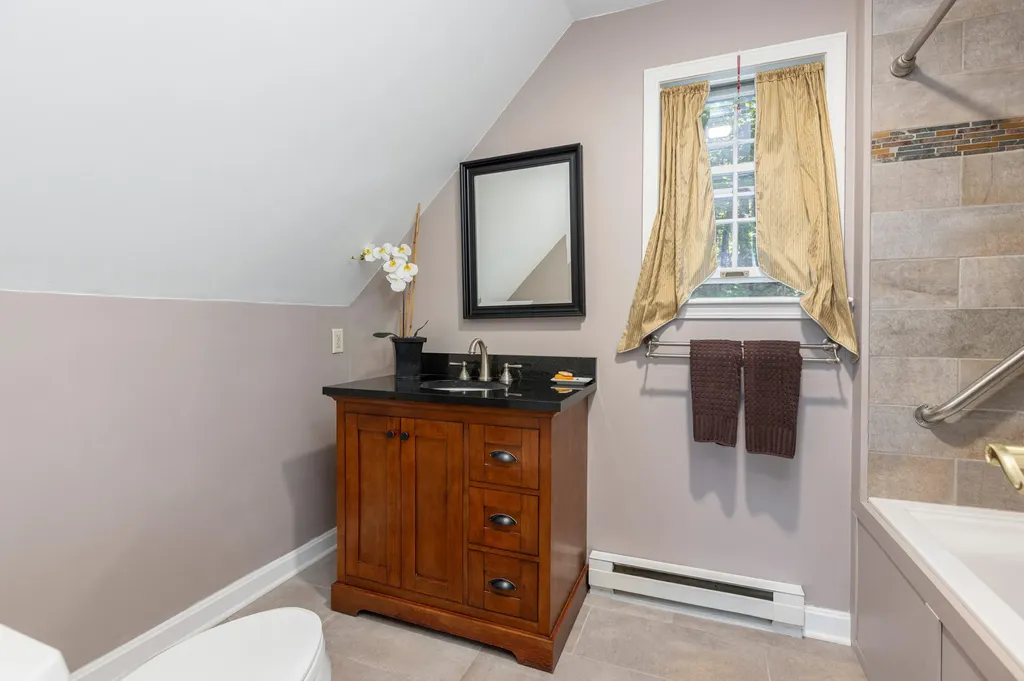 35 Schooner Ridge Road Cumberland ME 04110