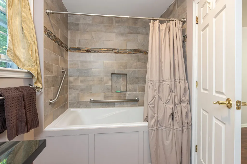 35 Schooner Ridge Road Cumberland ME 04110
