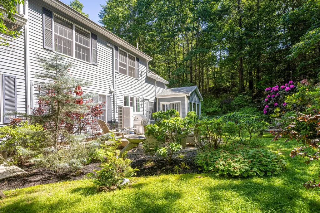 35 Schooner Ridge Road Cumberland ME 04110