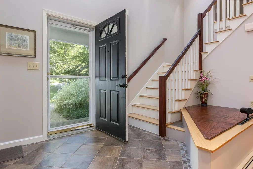 35 Schooner Ridge Road Cumberland ME 04110