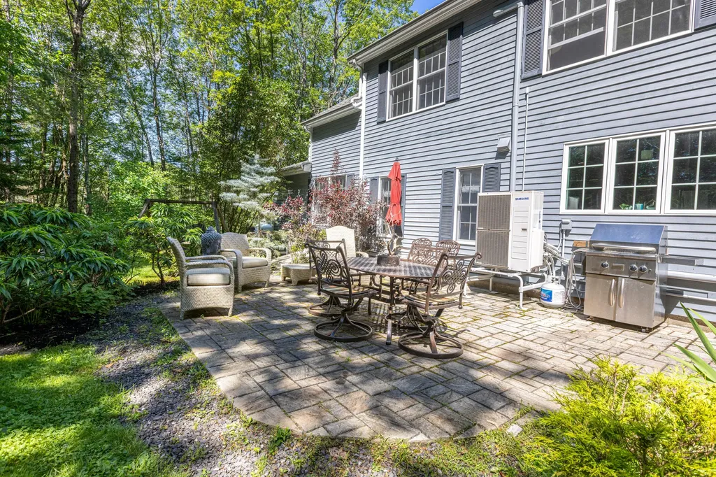 35 Schooner Ridge Road Cumberland ME 04110