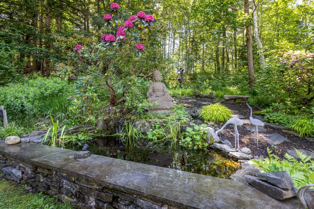 35 Schooner Ridge Road Cumberland ME 04110