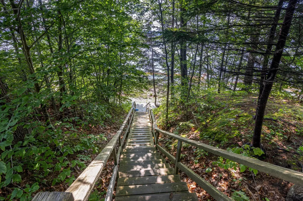 35 Schooner Ridge Road Cumberland ME 04110