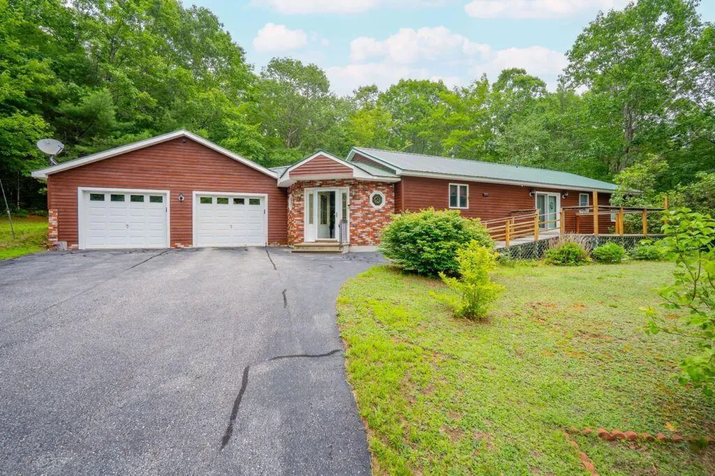 19 Moose Run Casco ME 04015