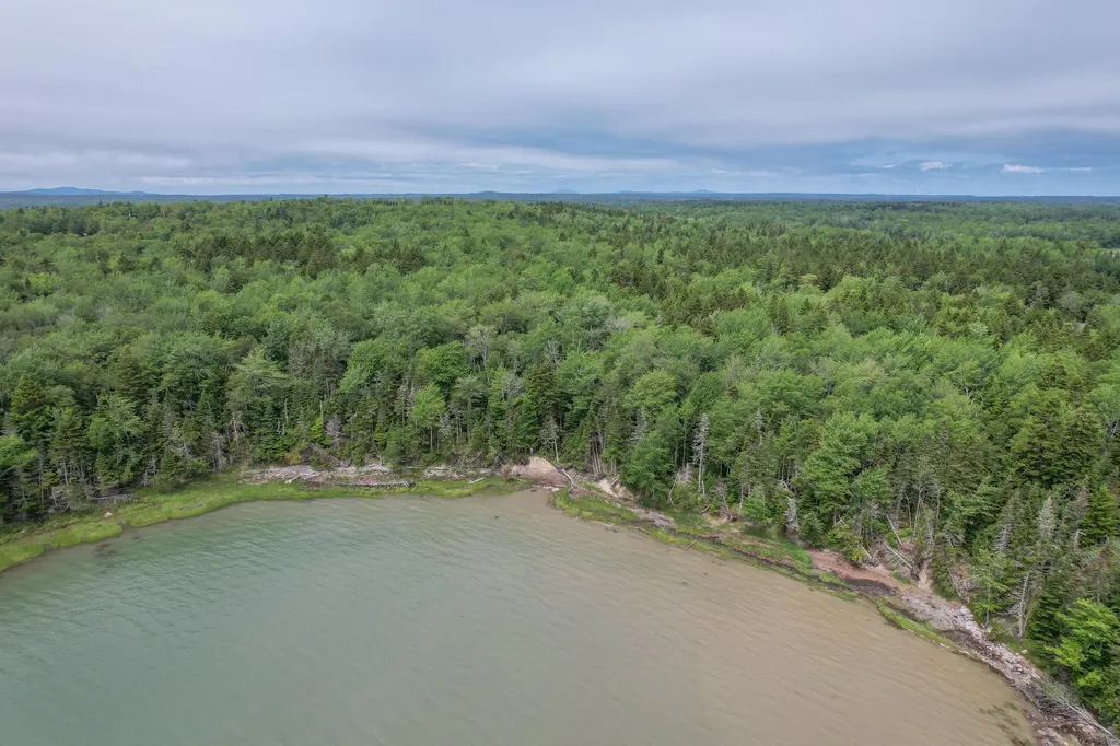 M7 L 5,6 Pineo Point Road Harrington ME 04643