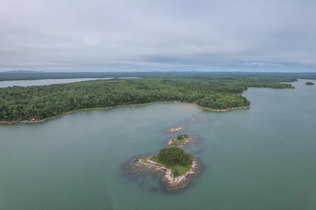 M7 L 5,6 Pineo Point Road Harrington ME 04643