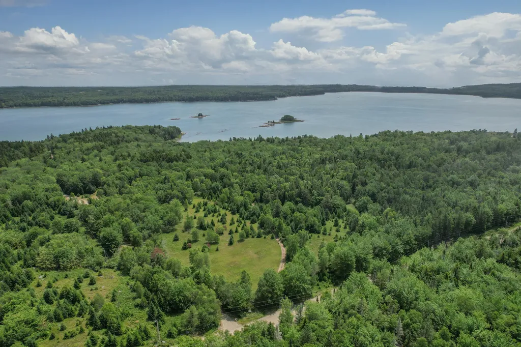 M7 L 5,6 Pineo Point Road Harrington ME 04643