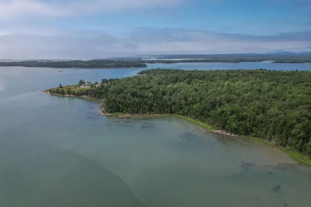 M7 L 5,6 Pineo Point Road Harrington ME 04643