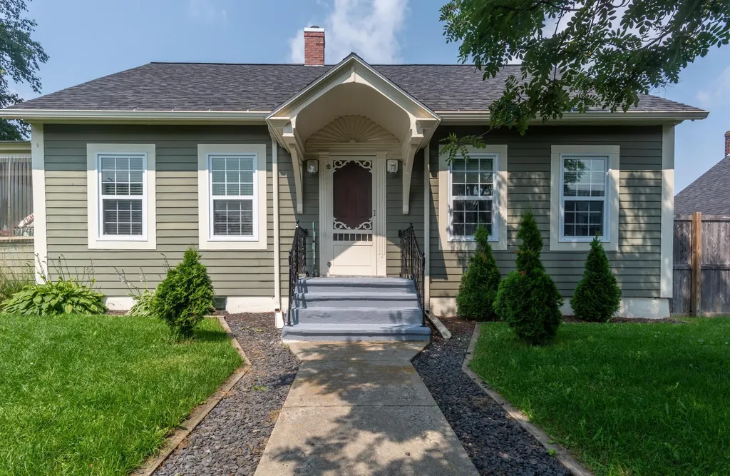 128 Pleasant Avenue Madawaska ME 04756