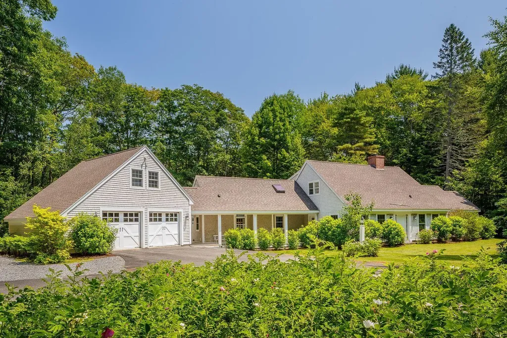 135 Start Road Camden ME 04843
