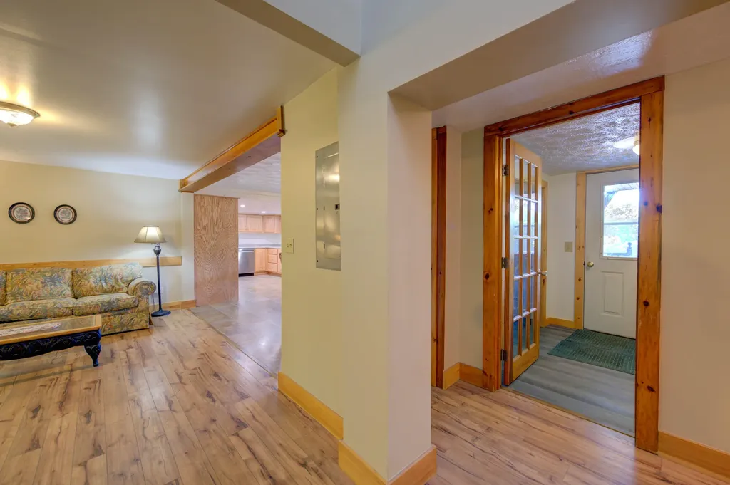 32 Roddy Lane Readfield ME 04355