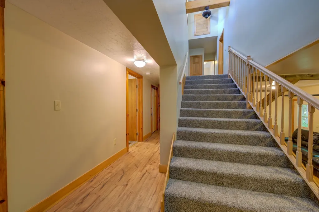32 Roddy Lane Readfield ME 04355