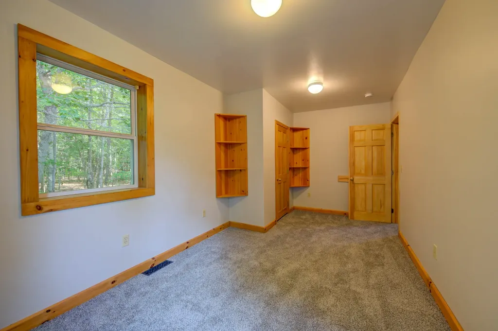 32 Roddy Lane Readfield ME 04355