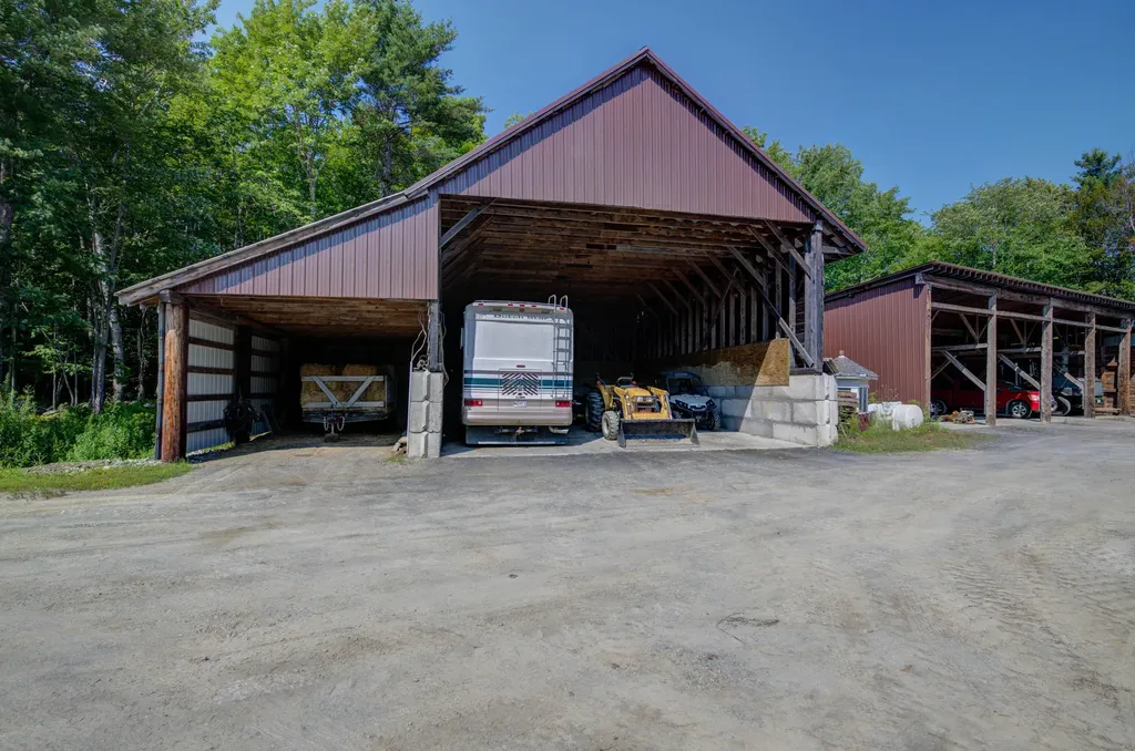 32 Roddy Lane Readfield ME 04355