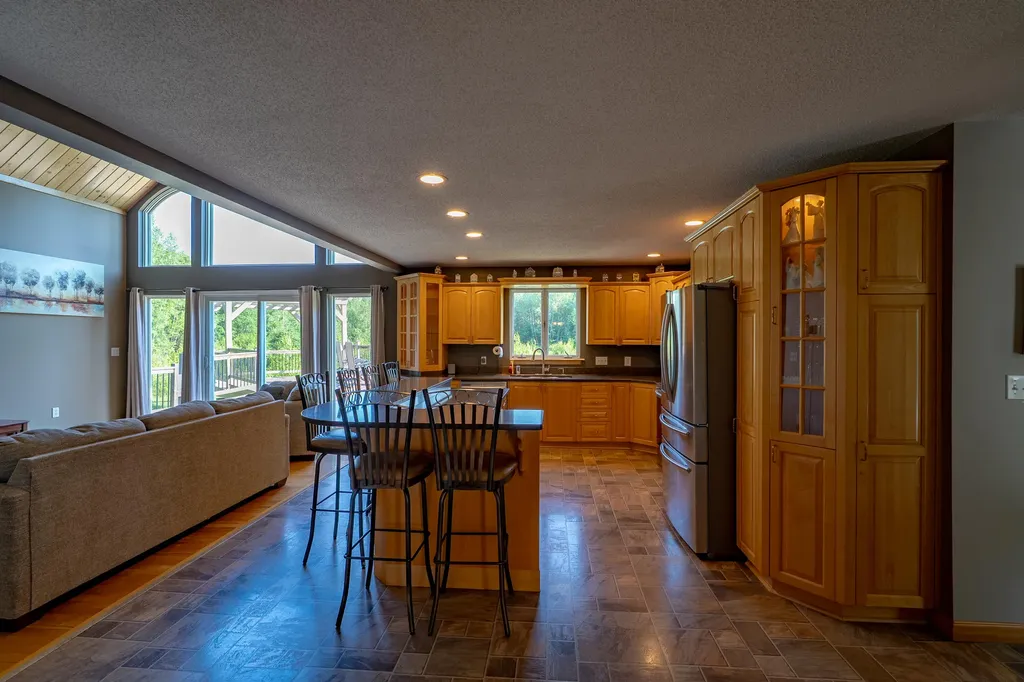 78 Lakeview Road Glenburn ME 04401