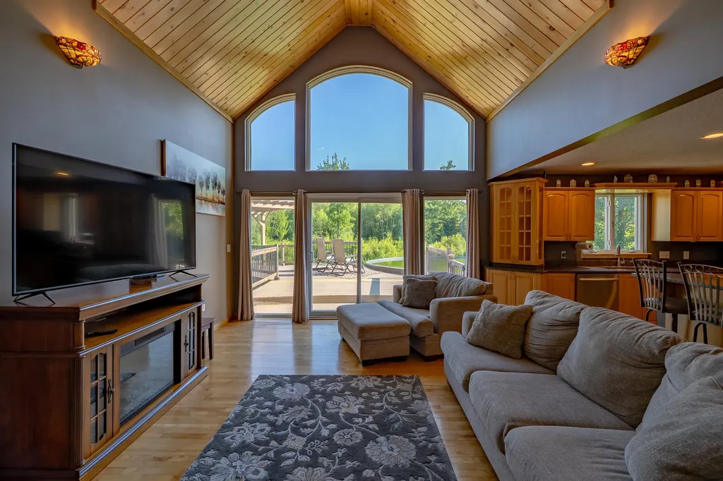 78 Lakeview Road Glenburn ME 04401