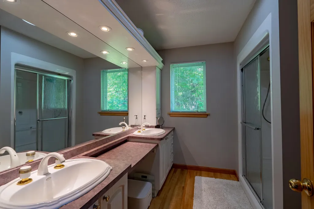 78 Lakeview Road Glenburn ME 04401