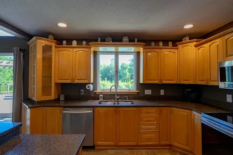 78 Lakeview Road Glenburn ME 04401