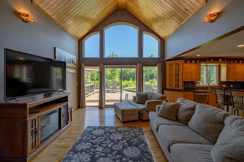 78 Lakeview Road Glenburn ME 04401