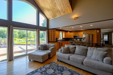 78 Lakeview Road Glenburn ME 04401