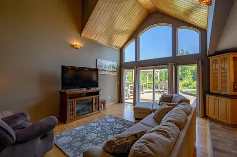 78 Lakeview Road Glenburn ME 04401