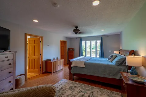 78 Lakeview Road Glenburn ME 04401