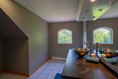 78 Lakeview Road Glenburn ME 04401