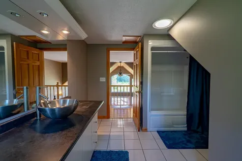 78 Lakeview Road Glenburn ME 04401