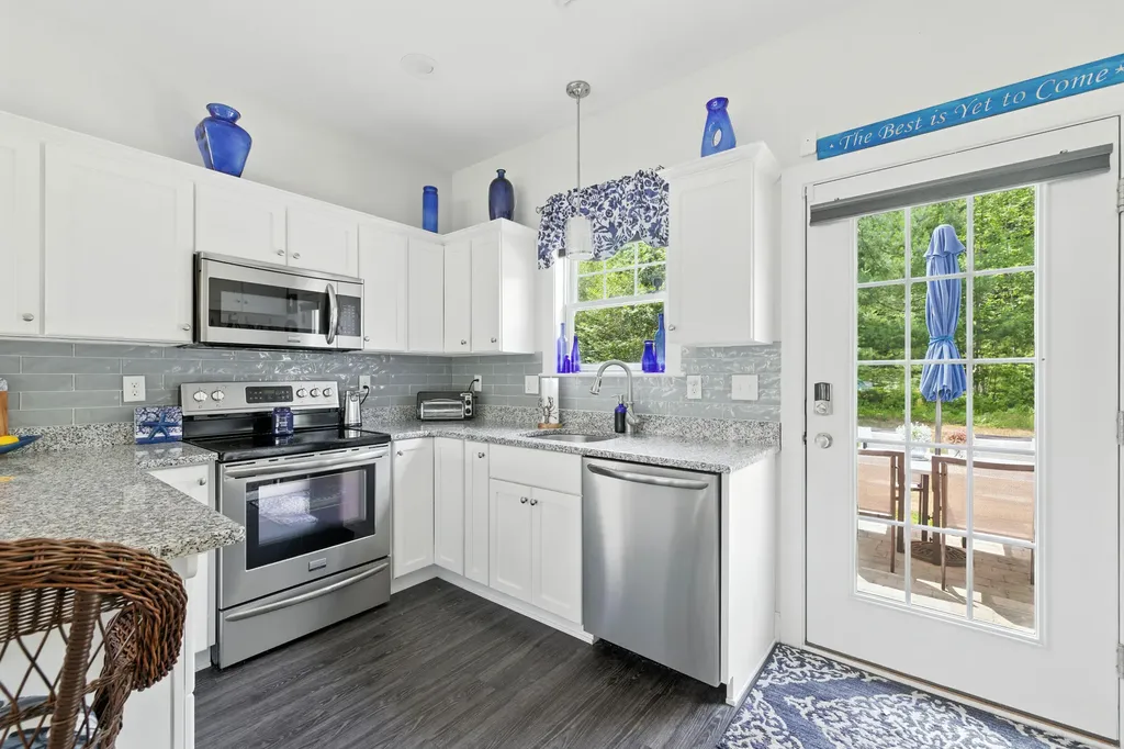 23 Adams Lane Arundel ME 04046