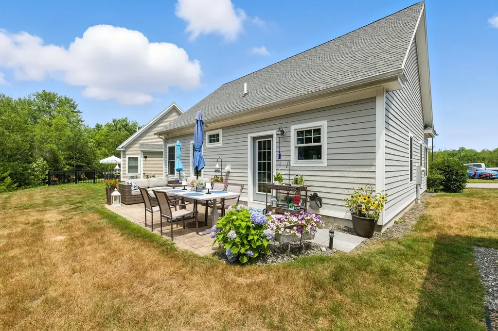 23 Adams Lane Arundel ME 04046