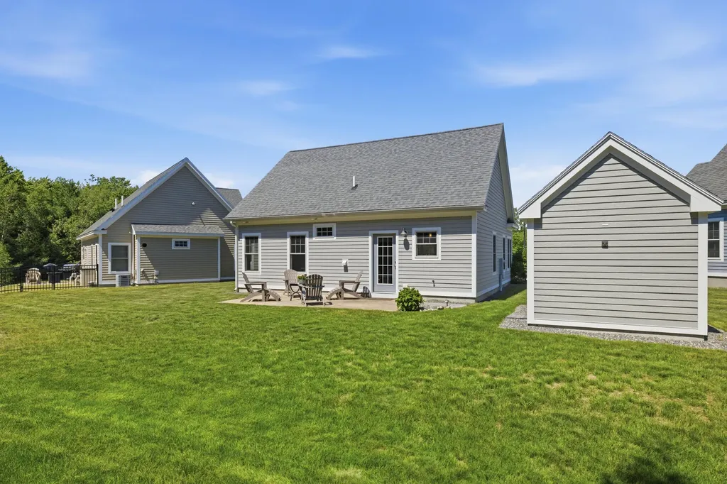 23 Adams Lane Arundel ME 04046