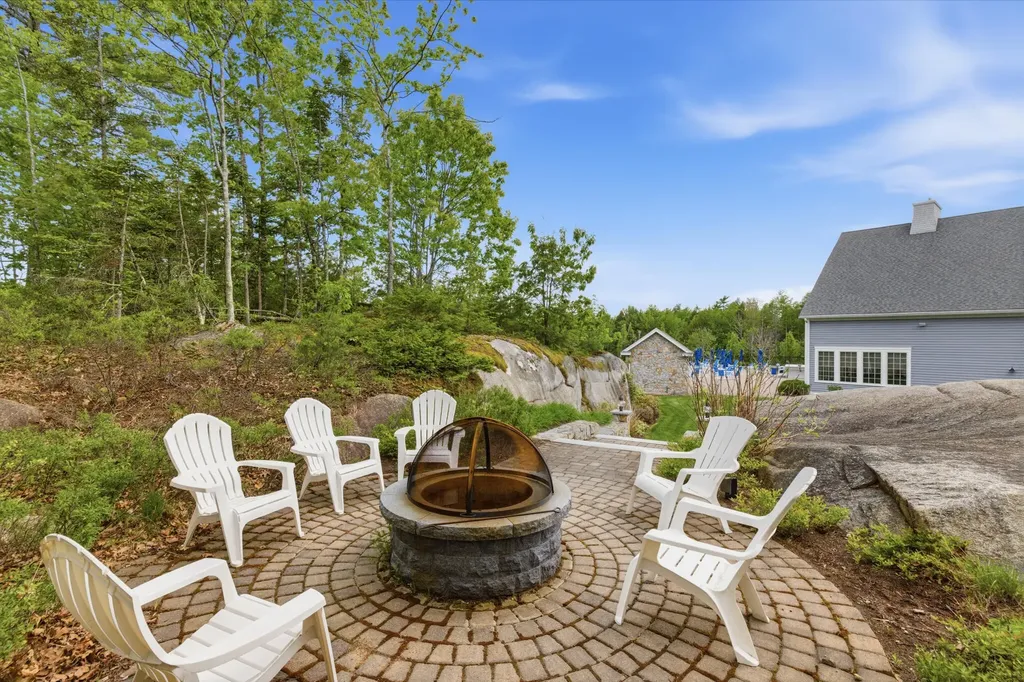 23 Adams Lane Arundel ME 04046