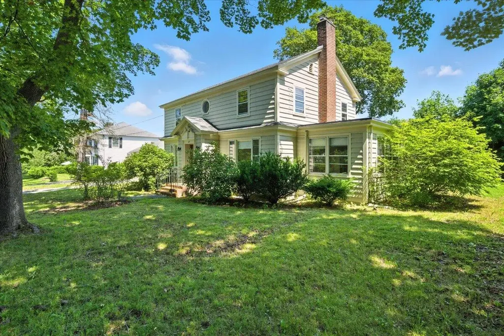 49 Bardwell Street Lewiston ME 04240