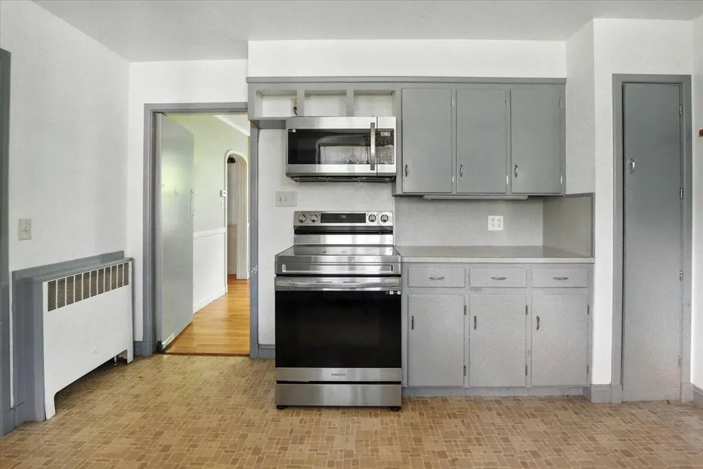 49 Bardwell Street Lewiston ME 04240