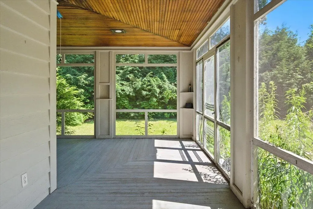 49 Bardwell Street Lewiston ME 04240