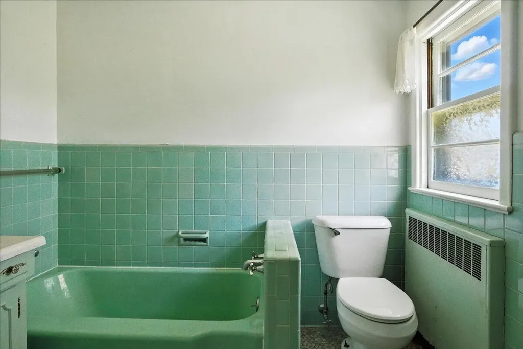 49 Bardwell Street Lewiston ME 04240