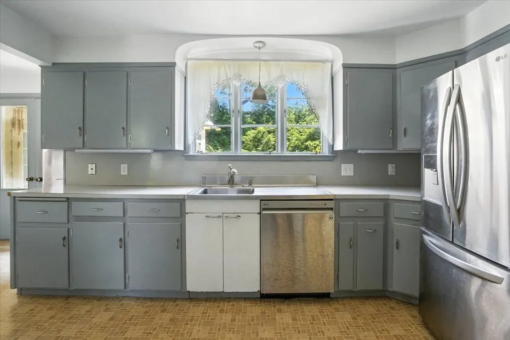 49 Bardwell Street Lewiston ME 04240