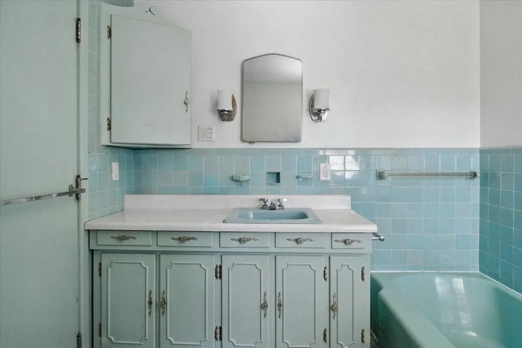 49 Bardwell Street Lewiston ME 04240
