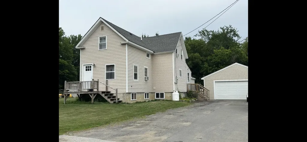 16 Pleasant Street Newport ME 04953