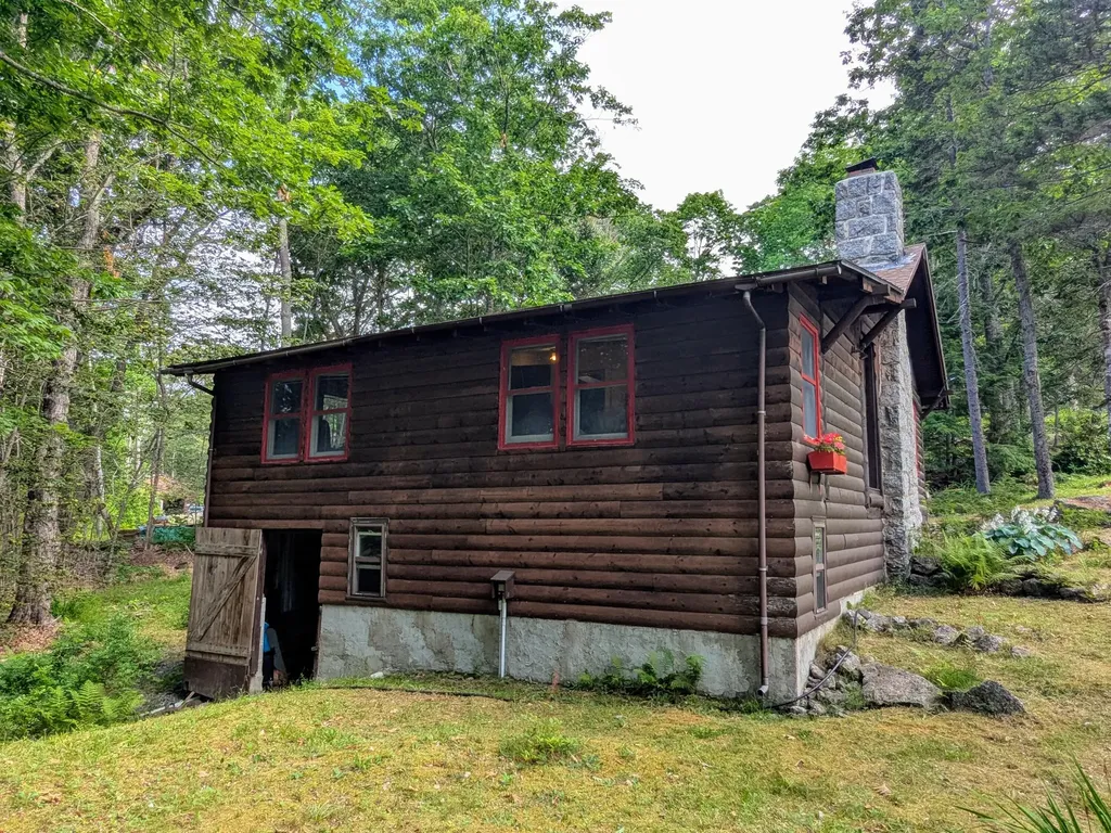 78 Sunset Road Dedham ME 04429