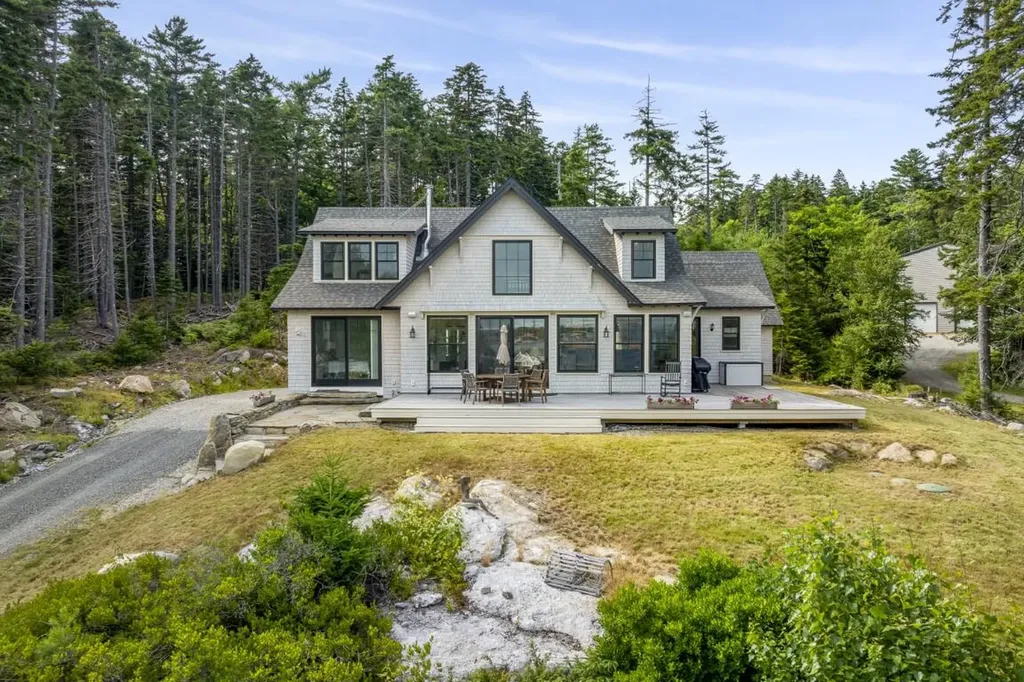 4 Harbor Ledge Lane Southport ME 04576