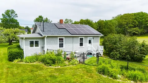 26 Cross Point Road Edgecomb ME 04556