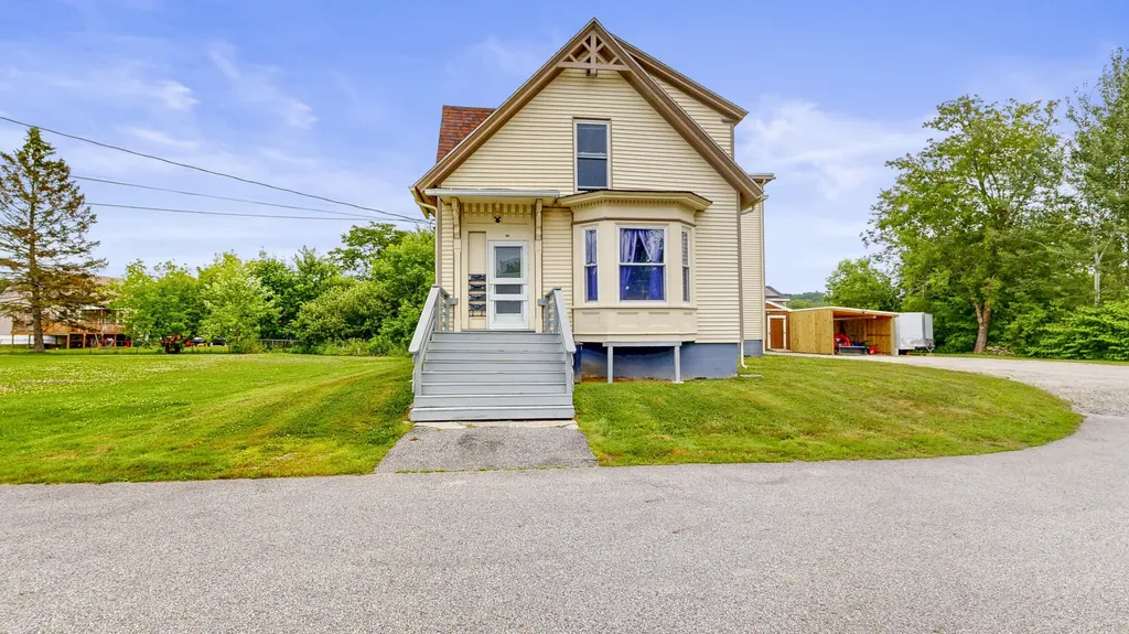 28 Stewart Street Lewiston ME 04240