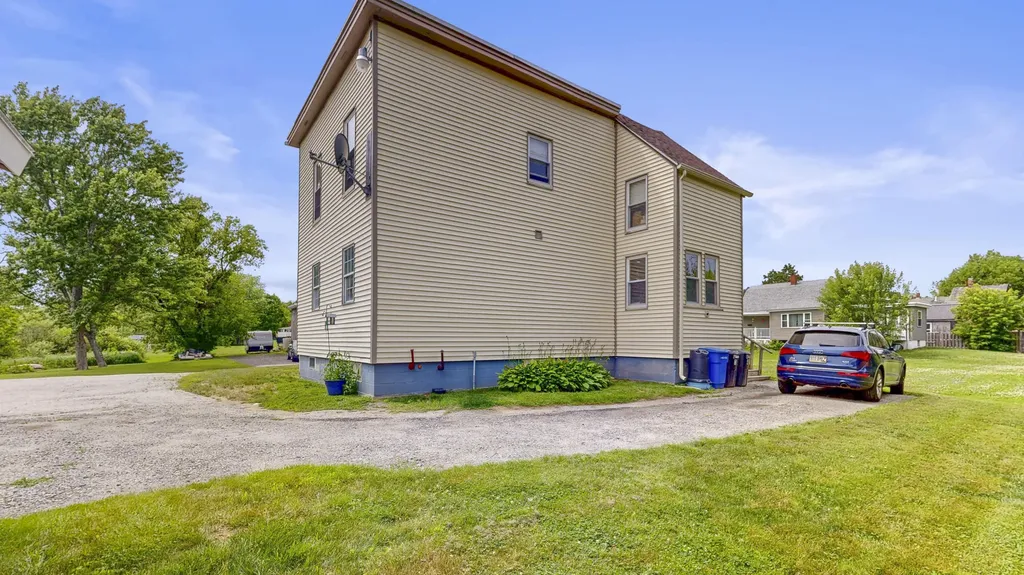 28 Stewart Street Lewiston ME 04240