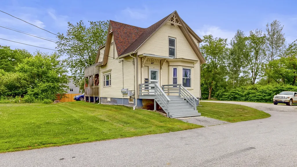 28 Stewart Street Lewiston ME 04240
