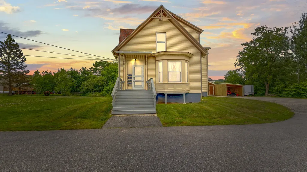 28 Stewart Street Lewiston ME 04240