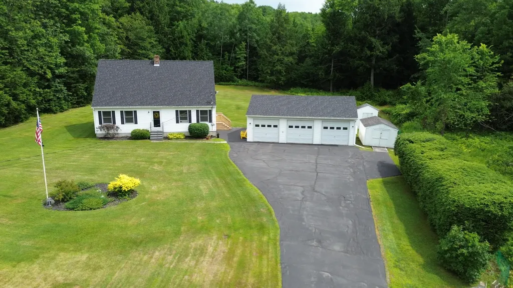 435 Canaan Road Skowhegan ME 04976